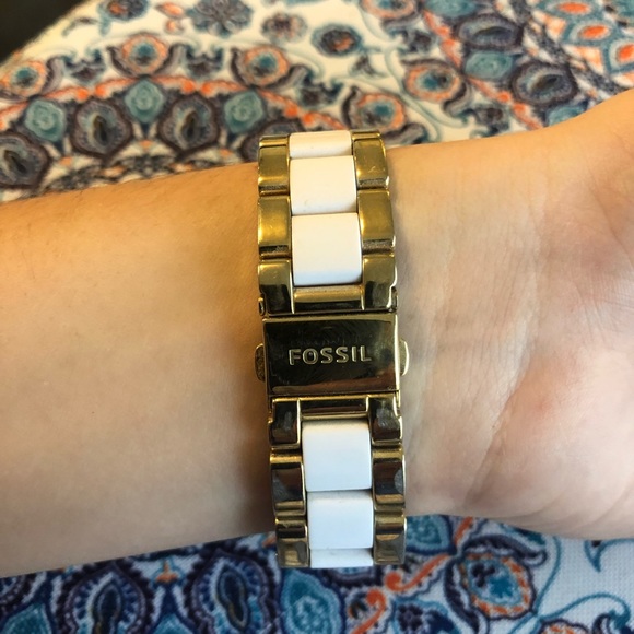 Ladies Fossil watch - Picture 2 of 2